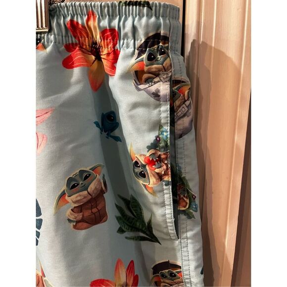 Star Wars Grogu Baby Yoda Swim Trunks sz XXL NWOT - Picture 3 of 6